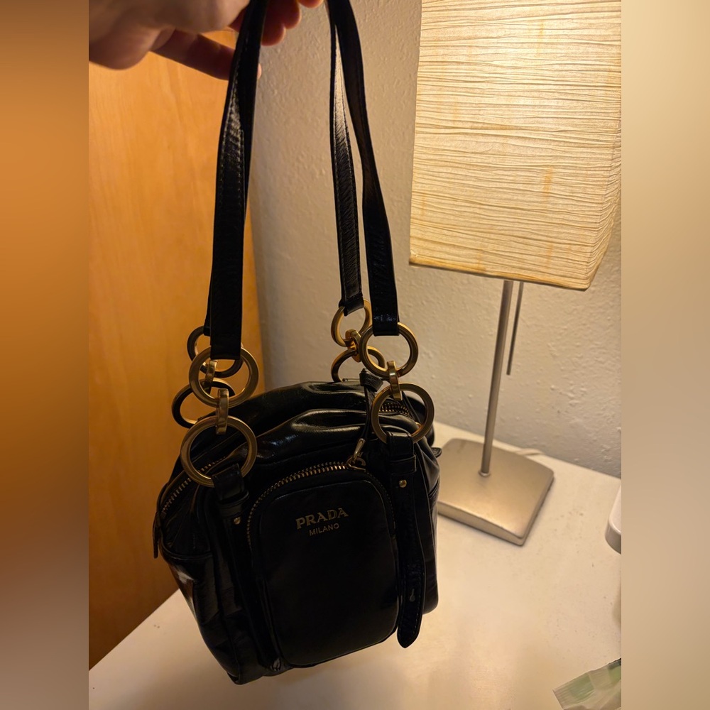 Prada - Picture 2 of 9